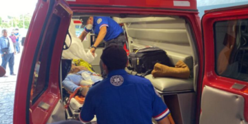 Sicarios a bordo de un taxi intentan ejecutar a dos sujetos en Cancún