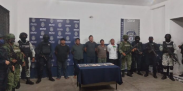 Aseguran a un grupo armado que viajaban en un taxi en José María Morelos
