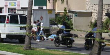 Fuerte accidente: Muere pareja de motociclista tras chocar en Cancún