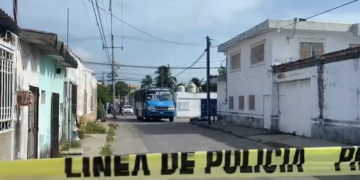 Motociclista muere tras ser impactado por un camión del transporte público en Cancún