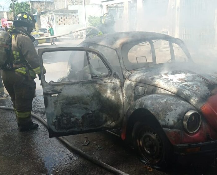 Se incendia un vehículo en la SM 96 en Cancún