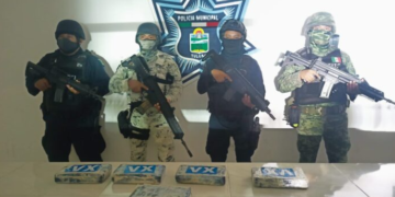 Aseguran cinco paquetes más de droga en las playas de Tulum