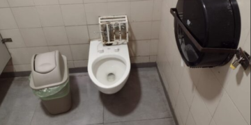 Debido a robos enrejan mobiliarios en baños públicos en algunas plazas de Cancún