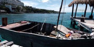 Encuentran una “hechiza” embarcación donde habrían llegado indocumentados en Isla Mujeres