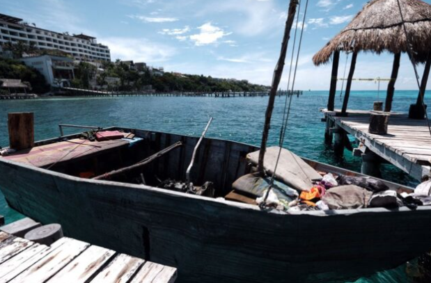 Encuentran una “hechiza” embarcación donde habrían llegado indocumentados en Isla Mujeres