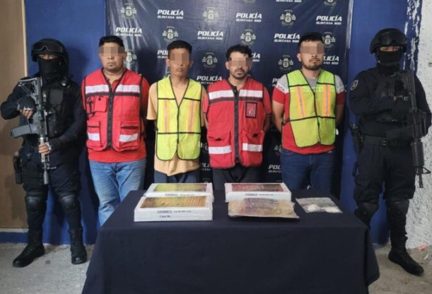 Detienen a cuatro sujetos en posesión de armas y drogas en Cancún