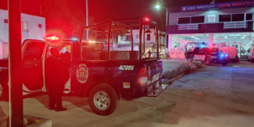 Ejecutan a un hombre en el estacionamiento de una plaza comercial en Playa del Carmen