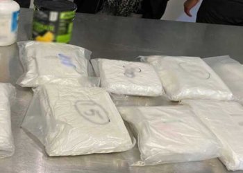 Aseguran a extranjera con droga en su equipaje en el Aeropuerto de Cancún