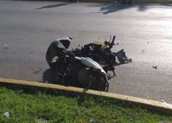 Motociclista muere tras ser arrollado por una camioneta en Cancún