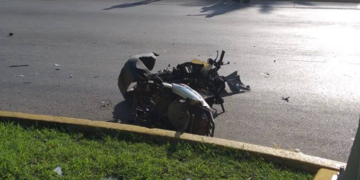 Motociclista muere tras ser arrollado por una camioneta en Cancún