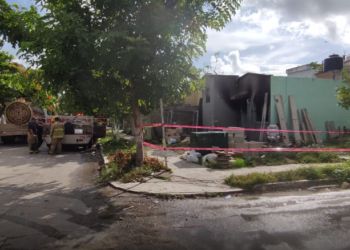 Tras una discusión mujer incendia una casa en Playa del Carmen