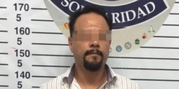 Detienen a una persona que se hacía pasar por un inspector de la Cofepris en Playa del Carmen