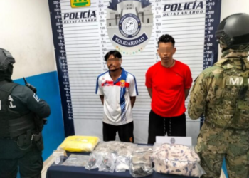 Detienen a dos sujetos con varias dosis de droga y municiones en In House de Playa del Carmen