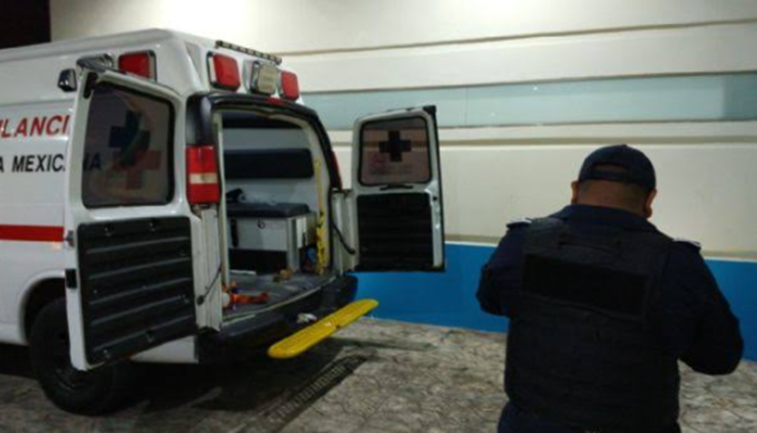 Hallan a una mujer golpeada afuera de una escuela en la Región 234 de Cancún