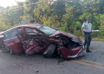 Fuerte accidente automovilístico deja tres lesionados en Cancún