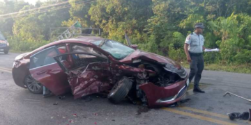 Fuerte accidente automovilístico deja tres lesionados en Cancún