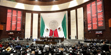 Fotografía cedida hoy, por la Cámara de Diputados, donde se observa a legisladores durante una sesión ordinaria, en la Ciudad de México (México). EFE/Cámara de Diputados/SOLO USO EDITORIAL/SOLO DISPONIBLE PARA ILUSTRAR LA NOTICIA QUE ACOMPAÑA(CRÉDITO OBLIGATORIO)