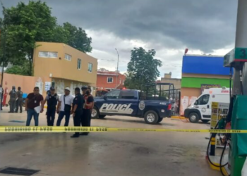 Sujetos armados asesinan con el tiro de gracia a una empelada de una gasolinera en Playa del Carmen