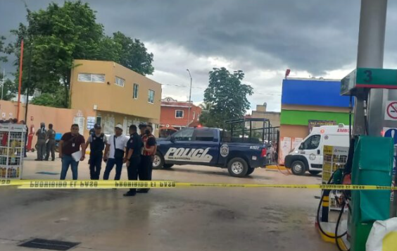 Sujetos armados asesinan con el tiro de gracia a una empelada de una gasolinera en Playa del Carmen