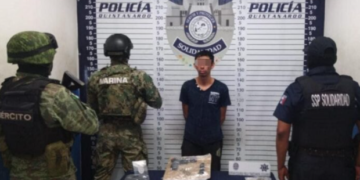 Detienen a sujeto con droga y arma en Villas del Sol de Playa del Carmen