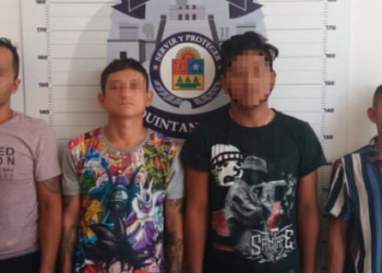 Detienen a cuatro sujetos con varias dosis de droga tras ingresar a un inmueble asegurado en Cancún