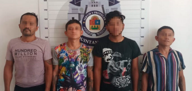 Detienen a cuatro sujetos con varias dosis de droga tras ingresar a un inmueble asegurado en Cancún