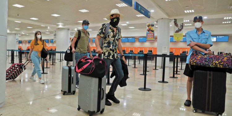 uso-de-cubrebocas-ya-no-sera-obligatorio-en-aeropuertos-y-aviones-en-mexico