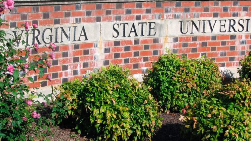 Tiroteo en Universidad de Virginia EU deja tres muertos.