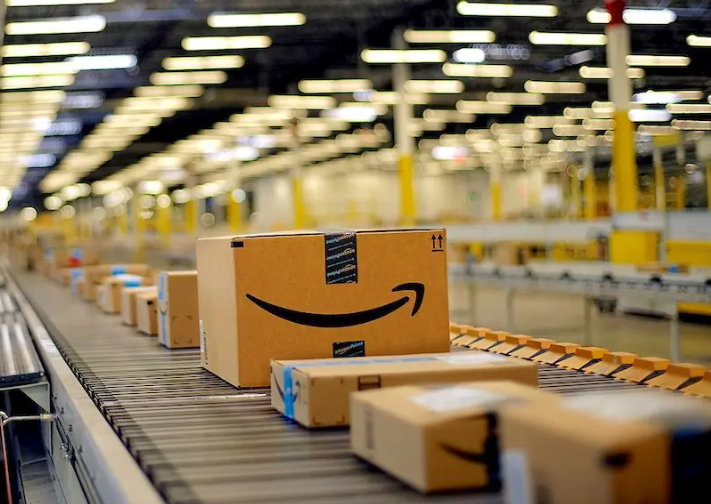 Amazon planea despedir a 10 mil empleados.