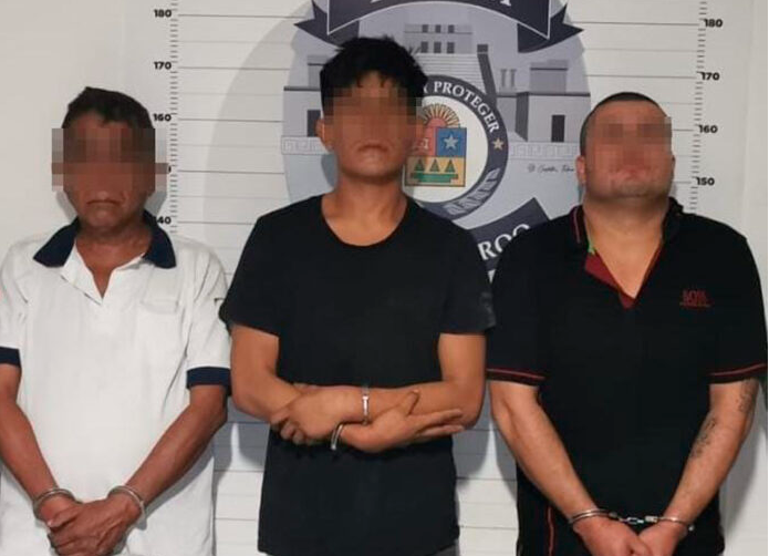 Detienen a tres presuntos homicidas en posesión de armas en Cancún