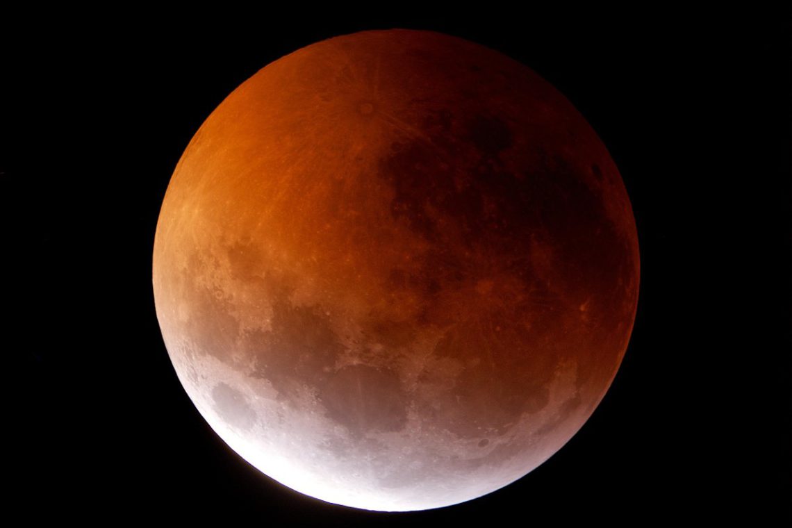 no-te-puedes-perder-el-eclipse-de-luna-de-sangre-en-noviembre