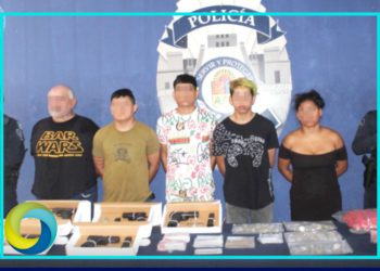 Detienen a cuatro hombres y una mujer en portación de armas de fuego y droga en la SM 325 de Cancún