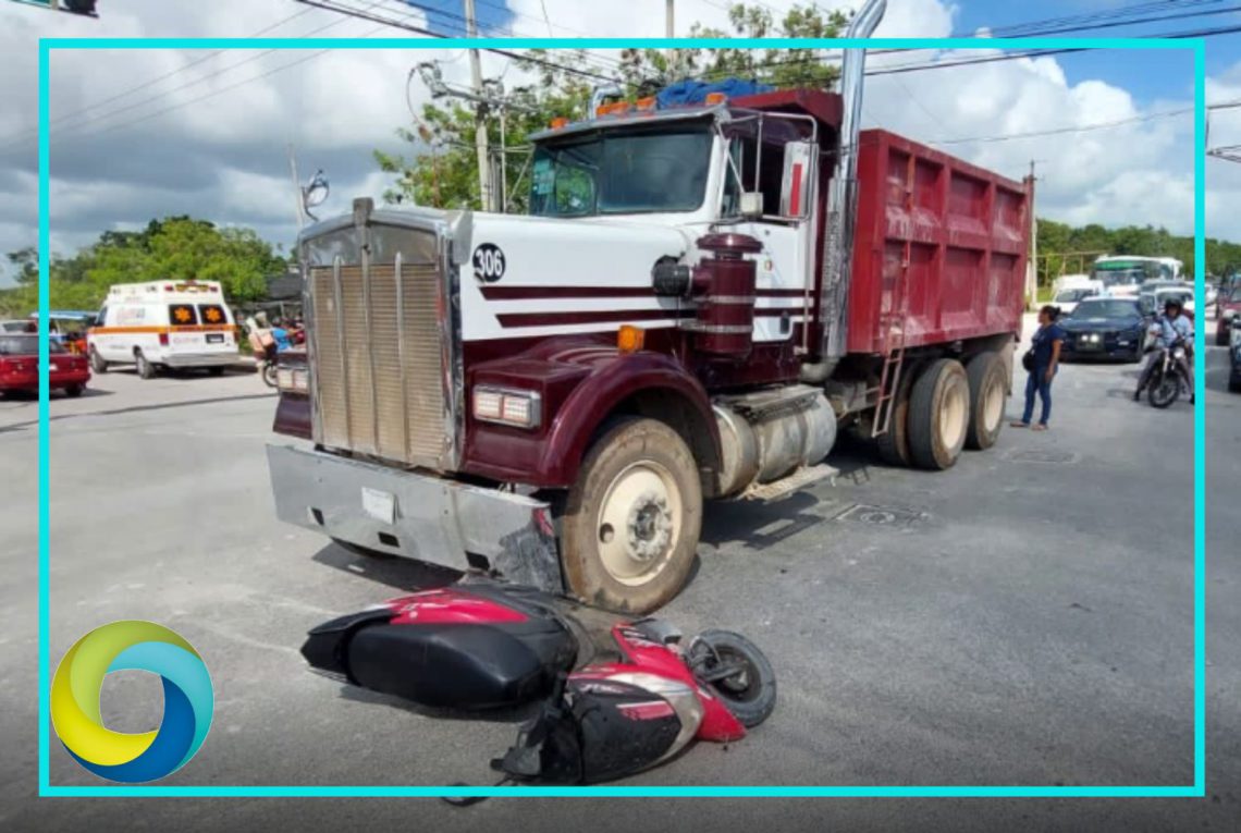 Motociclista muere atropellado por un volteo en la Avenida 115 de Playa del Carmen