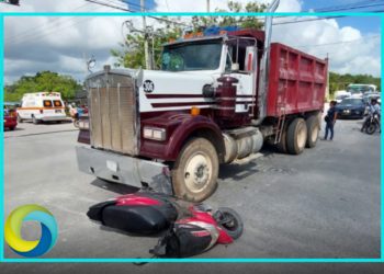Motociclista muere atropellado por un volteo en la Avenida 115 de Playa del Carmen