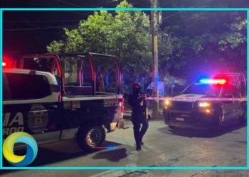 Ejecutan a balazos a un hombre en un estacionamiento de la SM 50 en Cancún