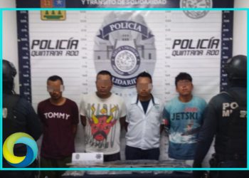 Detienen a cuatro presuntos narcomenudistas en posesión de un arma larga y droga a bordo de un taxi en Playa del Carmen