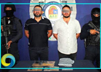 Detienen dos sujetos armados que conducían a exceso de velocidad en Cancún