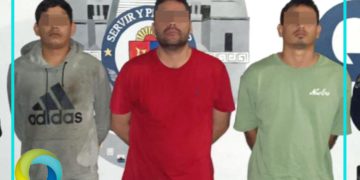 Detienen a tres sujetos en posesión de varias dosis de droga en Playa del Carmen