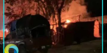 Incendio consume una vivienda en la zona irregular de Tulum