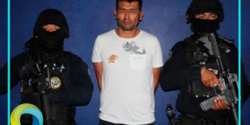 Detienen a presunto narcomenudista tras derrapar de una motocicleta en Cancún