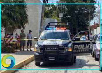 Hombre se salva de ser baleado tras asalto frente a la clínica del ISSSTE de Cancún