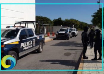 Detienen a cuatro presuntos escoltas armados por amenazar al director del Hospital General de Cancún
