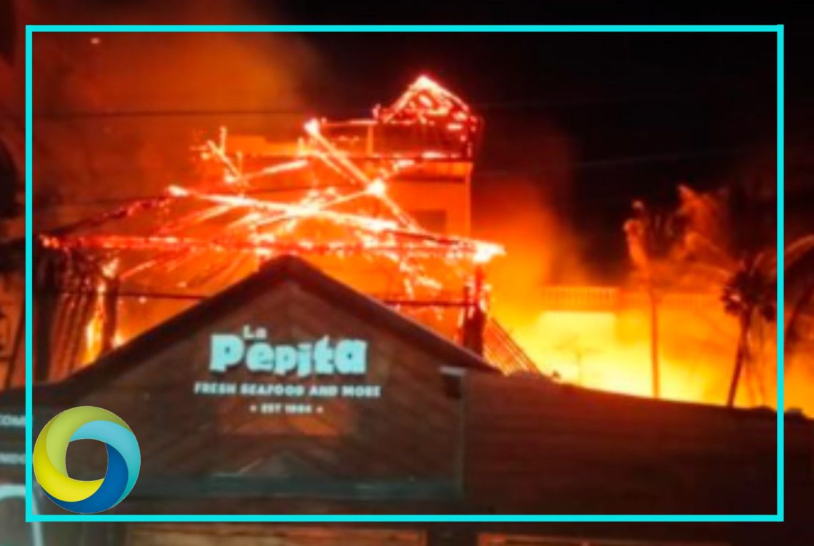 Incendio en un restaurante afecta 11 departamentos y deja tres lesionados en Puerto Morelos