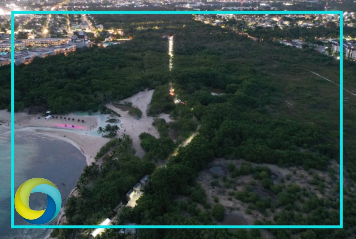 Gobierno de Lili Campos ilumina el camino a la playa Punta Esmeralda