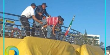 Hombre intenta arrojarse de una embarcación de Ultramar en Isla Mujeres