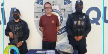 Detienen a un hombre con varias dosis de droga en la terminal de ADO en Playa del Carmen