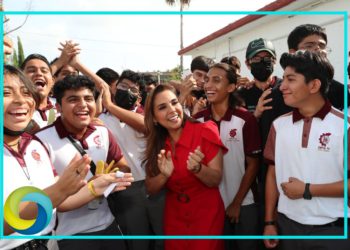 Mara Lezama suma a la campaña “Si te drogas, te dañas” a estudiantes del CBTIS 111
