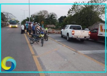 Ejidatarios bloquean la carretera a Mérida vía corta como manifestación contra la SICT por el pago de indemnizaciones