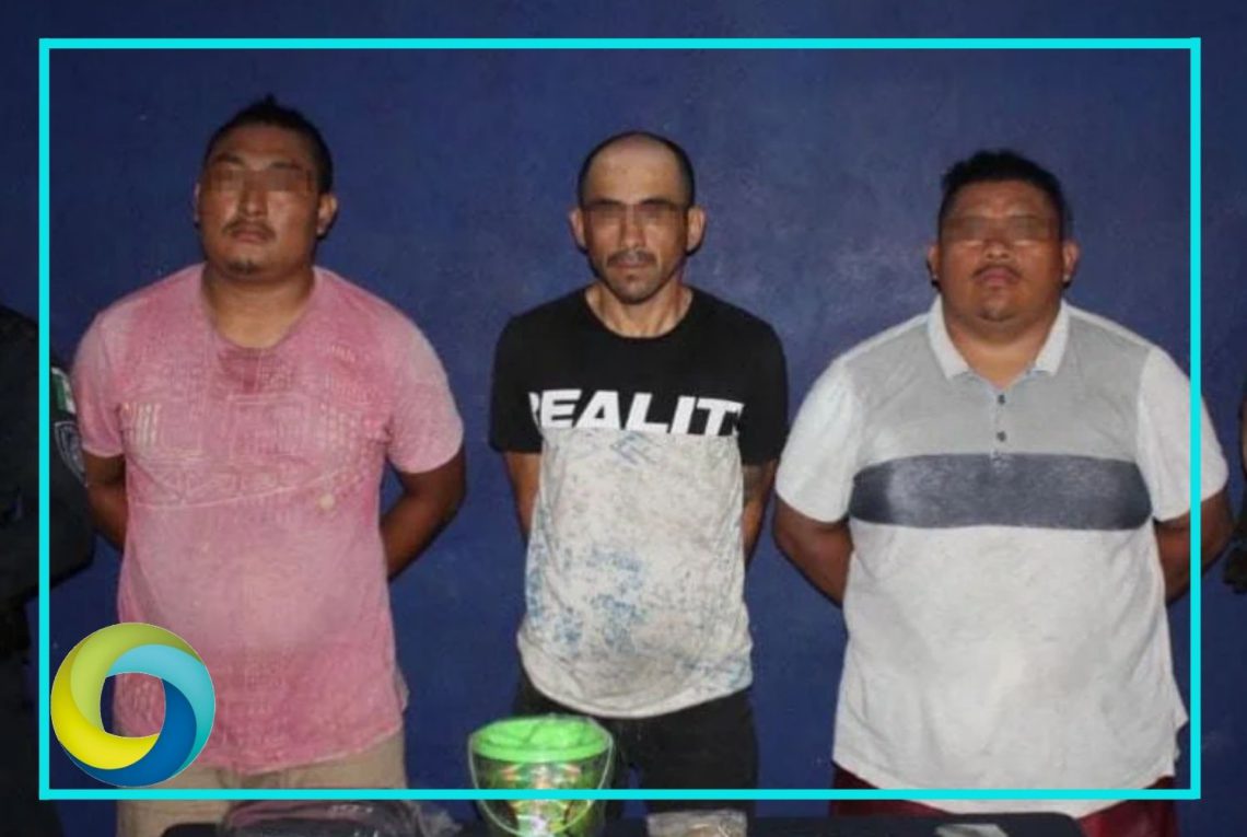 Detienen a tres sujetos en posesión de varias dosis de droga en Villas Otoch de Cancún