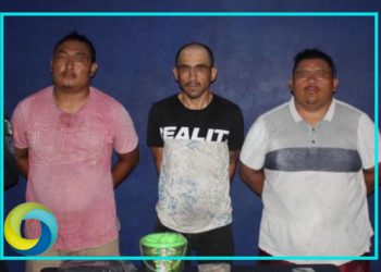 Detienen a tres sujetos en posesión de varias dosis de droga en Villas Otoch de Cancún